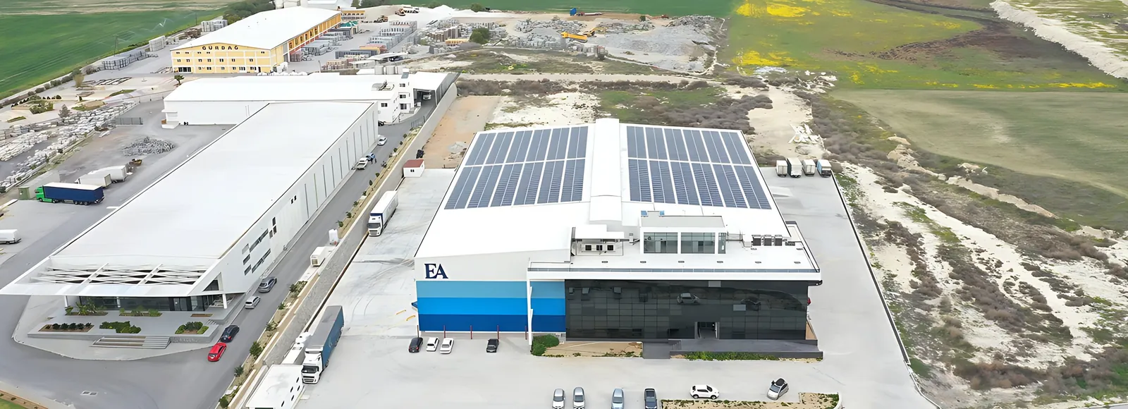 Ekin Adademir Ltd. güneş enerjisi projesinin havadan görünümü