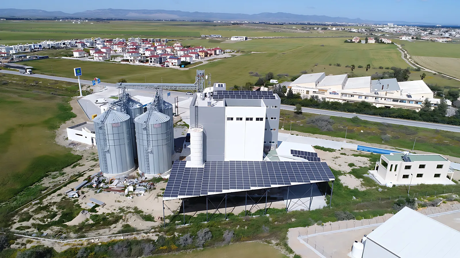 Bel Trd Ltd. · Unlu Gıda Mamülleri güneş enerjisi projesinin havadan görünümü