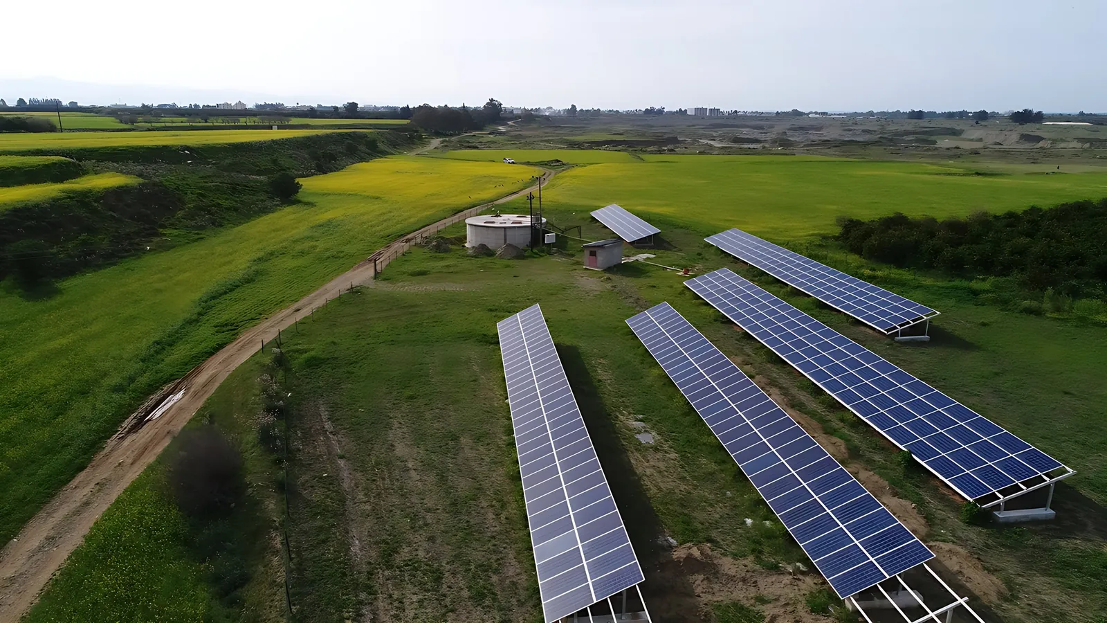 Devpa Süpermarket Ltd. güneş enerjisi projesinin havadan görünümü